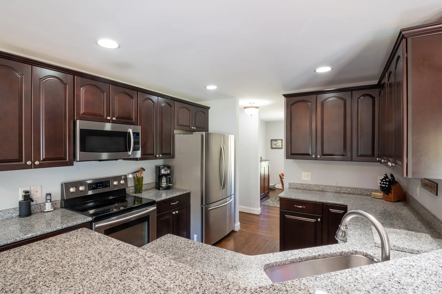 Types of Woods Used for Kitchen Cabinets